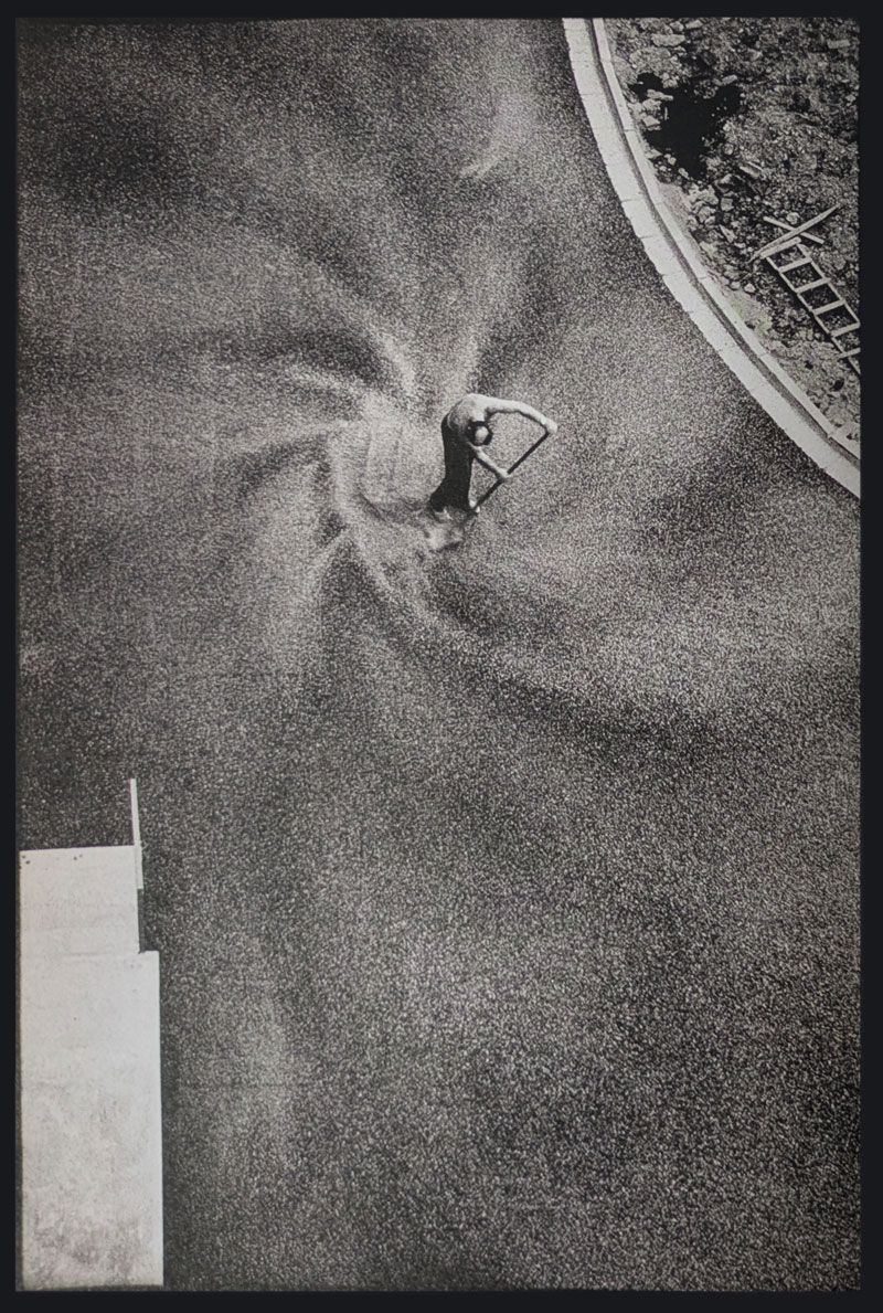 Gerdi-Sippel_Um-vier-Ecken Das Fotobuch Dear Clark, von Sara-Lena Maierhofer.