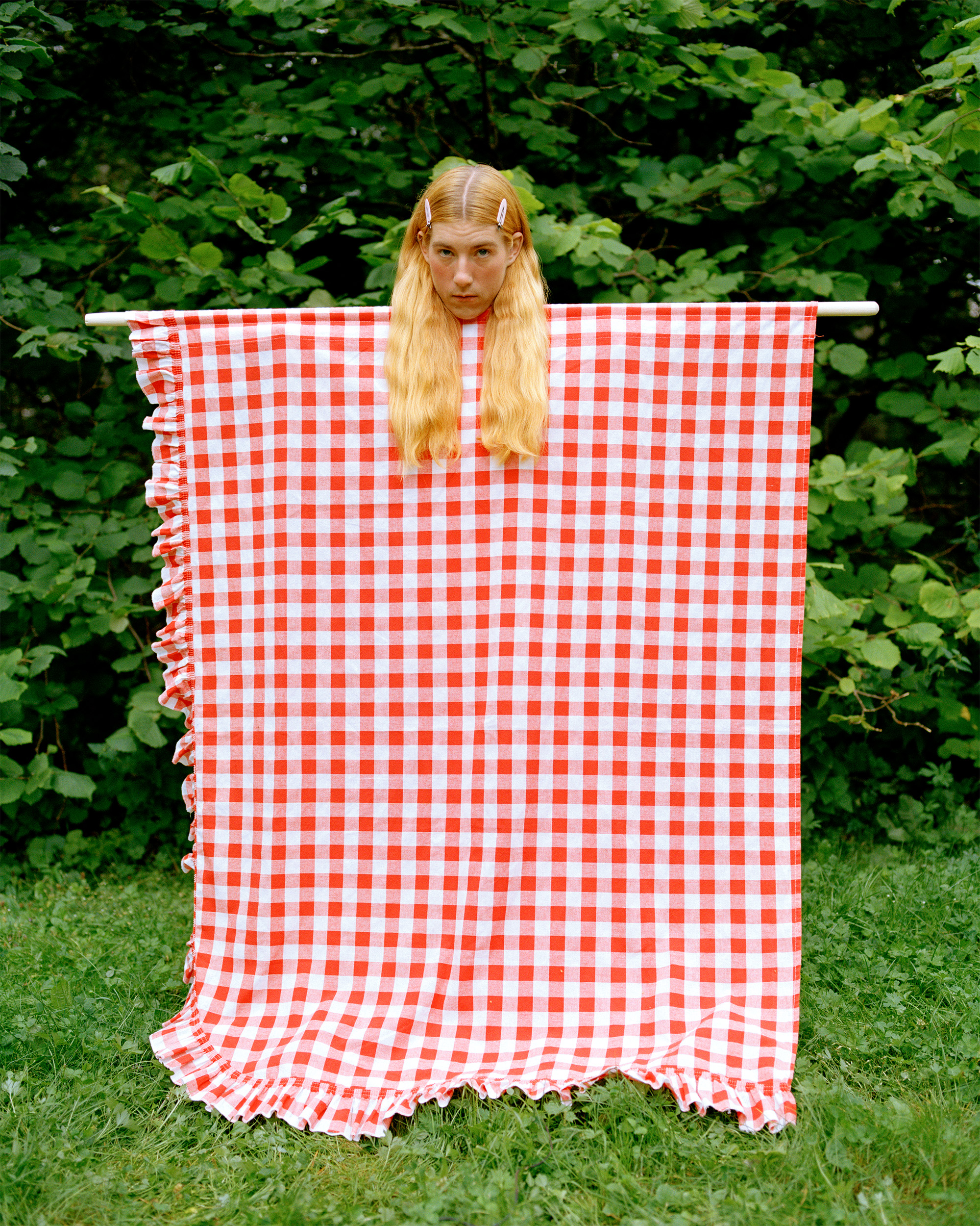 Omakwa Verbona, 2024<br />
Pigment print on Dibond<br />
75 × 60 cm